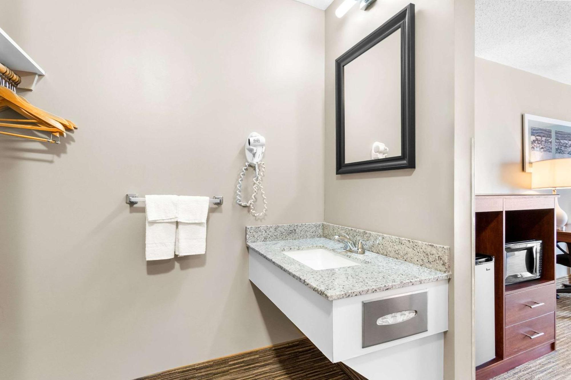 Quality Inn & Suites Gorham Exteriér fotografie